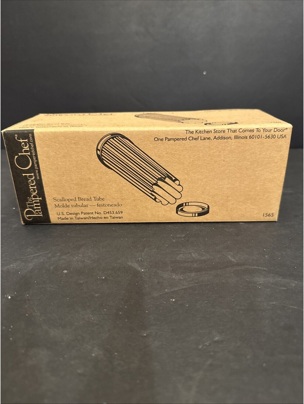 The Pampered Chef Scalloped Bread Tube #1565 New in Box Tube Sealed